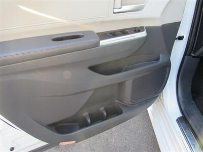 2022 Toyota Sienna XLT   - Photo 30 - San Diego, CA 92115