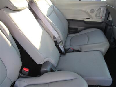 2022 Toyota Sienna XLT   - Photo 25 - San Diego, CA 92115