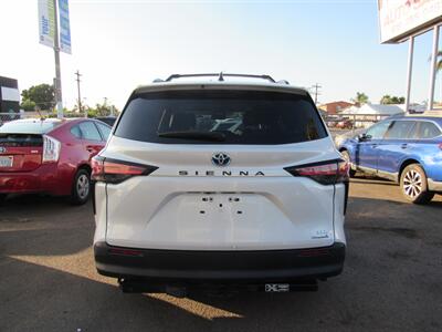 2022 Toyota Sienna XLT   - Photo 6 - San Diego, CA 92115