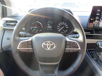 2022 Toyota Sienna XLT   - Photo 39 - San Diego, CA 92115