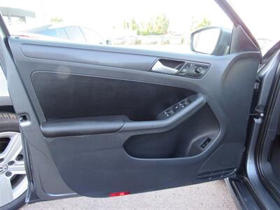 2014 Volkswagen Jetta SE - Photo 8 - San Diego, CA 92115