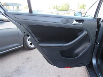 2014 Volkswagen Jetta SE - Photo 11 - San Diego, CA 92115