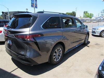 2021 Toyota Sienna XLE 7-Passenger - Photo 9 - San Diego, CA 92115