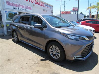 2021 Toyota Sienna XLE 7-Passenger - Photo 14 - San Diego, CA 92115