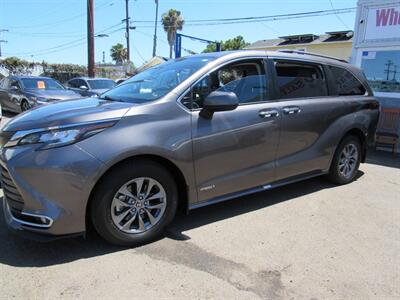 2021 Toyota Sienna XLE 7-Passenger - Photo 3 - San Diego, CA 92115