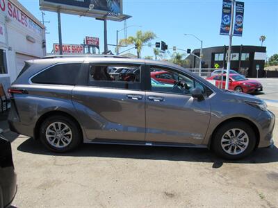 2021 Toyota Sienna XLE 7-Passenger - Photo 12 - San Diego, CA 92115