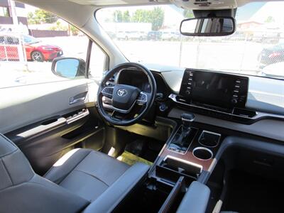2021 Toyota Sienna XLE 7-Passenger - Photo 20 - San Diego, CA 92115