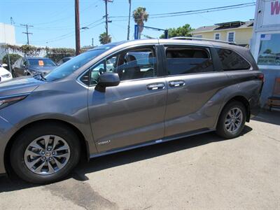 2021 Toyota Sienna XLE 7-Passenger - Photo 4 - San Diego, CA 92115