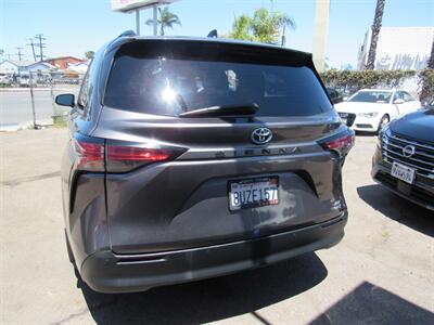 2021 Toyota Sienna XLE 7-Passenger - Photo 7 - San Diego, CA 92115