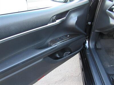 2021 Toyota Camry Hybrid SE - Photo 5 - San Diego, CA 92115