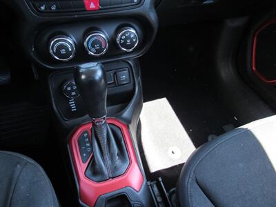 2015 Jeep Renegade Trailhawk   - Photo 22 - San Diego, CA 92115