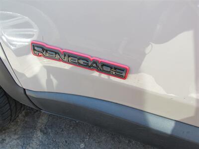2015 Jeep Renegade Trailhawk   - Photo 19 - San Diego, CA 92115
