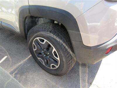 2015 Jeep Renegade Trailhawk   - Photo 14 - San Diego, CA 92115