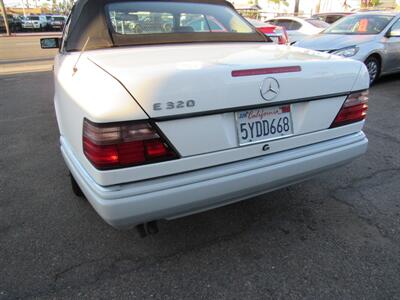 1994 Mercedes-Benz E 320   - Photo 15 - San Diego, CA 92115