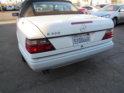 1994 Mercedes-Benz E 320   - Photo 14 - San Diego, CA 92115