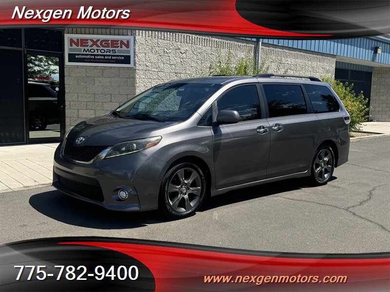 2016 Toyota Sienna SE 8-Passenger - Photo 1 - Minden, NV 89423
