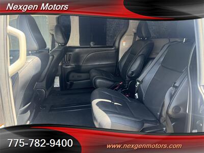 2016 Toyota Sienna SE 8-Passenger   - Photo 10 - Minden, NV 89423