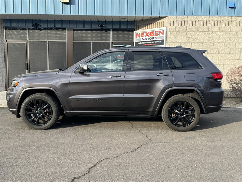 2020 Jeep Grand Cherokee Altitude  