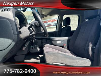2004 Dodge Ram 2500 SLT 4dr Quad Cab SLT   - Photo 9 - Minden, NV 89423