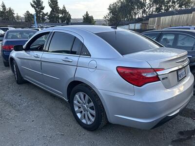 2011 Chrysler 200 Touring   - Photo 2 - Chula Vista, CA 91911
