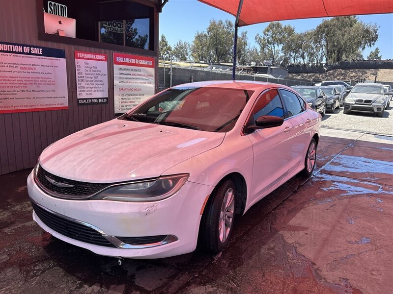2015 Chrysler 200 Limited  