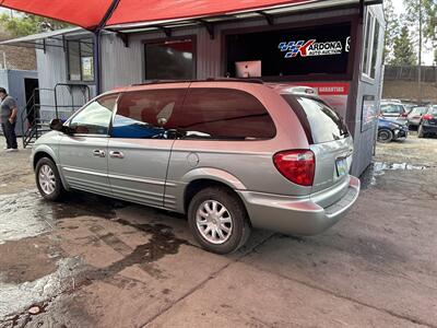 2003 Chrysler Town & Country LXi   - Photo 2 - Chula Vista, CA 91911
