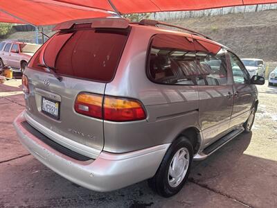 1998 Toyota Sienna LE   - Photo 2 - Chula Vista, CA 91911