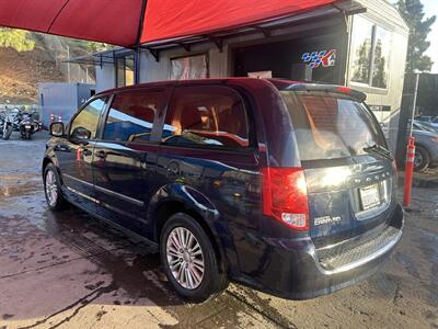 2015 Dodge Grand Caravan American Value Packa   - Photo 2 - Chula Vista, CA 91911