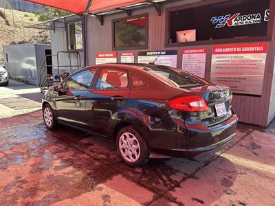2013 Ford Fiesta SE   - Photo 2 - Chula Vista, CA 91911