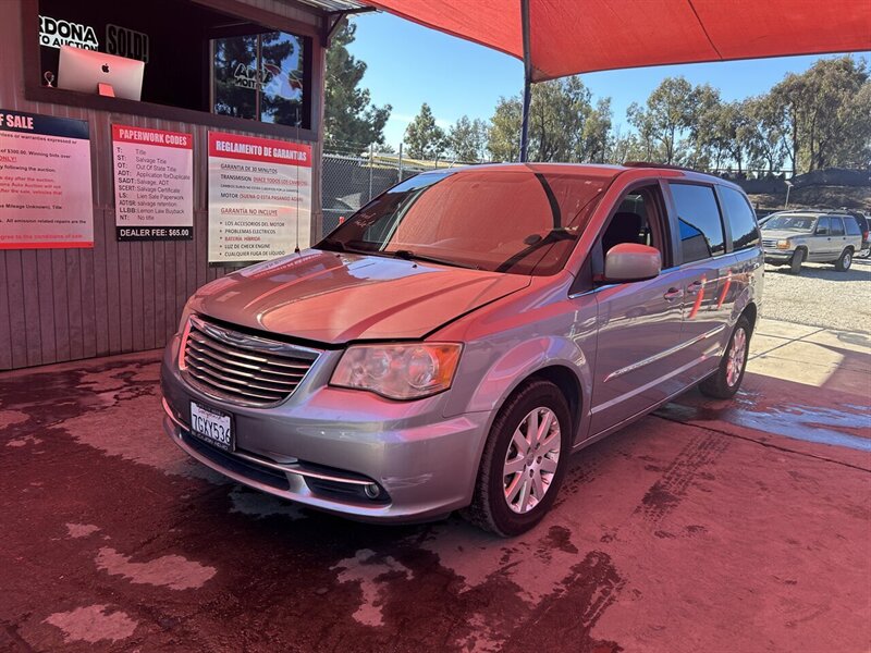 2014 Chrysler Town & Country Touring  