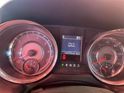 2014 Chrysler Town & Country Touring   - Photo 6 - Chula Vista, CA 91911