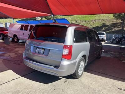 2014 Chrysler Town & Country Touring   - Photo 3 - Chula Vista, CA 91911