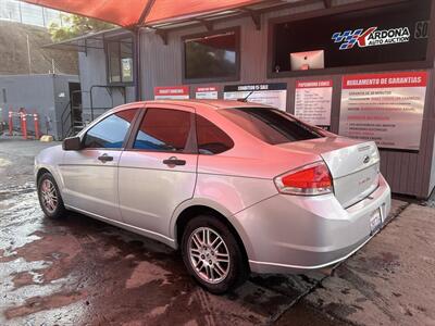 2010 Ford Focus SE - Photo 3 - Chula Vista, CA 91911