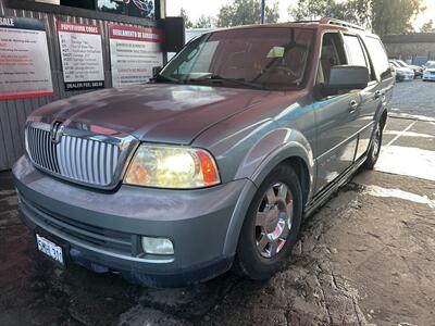 2005 Lincoln Navigator Luxury   - Photo 1 - Chula Vista, CA 91911