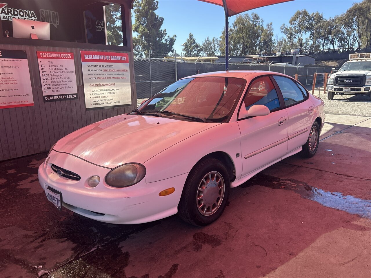 1998 Ford Taurus SE   - Photo 1 - Chula Vista, CA 91911