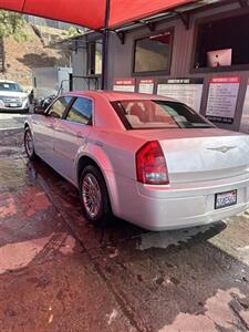 2006 Chrysler 300 Series   - Photo 2 - Chula Vista, CA 91911