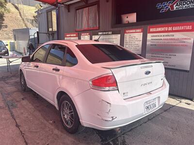 2010 Ford Focus SE   - Photo 2 - Chula Vista, CA 91911