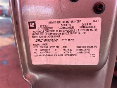 2001 Chevrolet Suburban 1500   - Photo 7 - Chula Vista, CA 91911