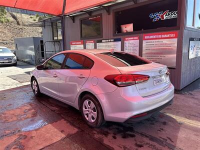 2017 Kia Forte LX   - Photo 2 - Chula Vista, CA 91911