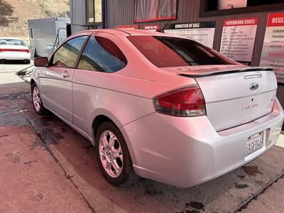 2009 Ford Focus SE   - Photo 2 - Chula Vista, CA 91911