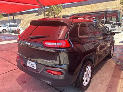 2016 Jeep Cherokee Sport   - Photo 2 - Chula Vista, CA 91911