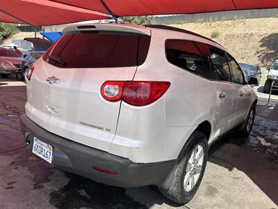 2011 Chevrolet Traverse LT   - Photo 3 - Chula Vista, CA 91911