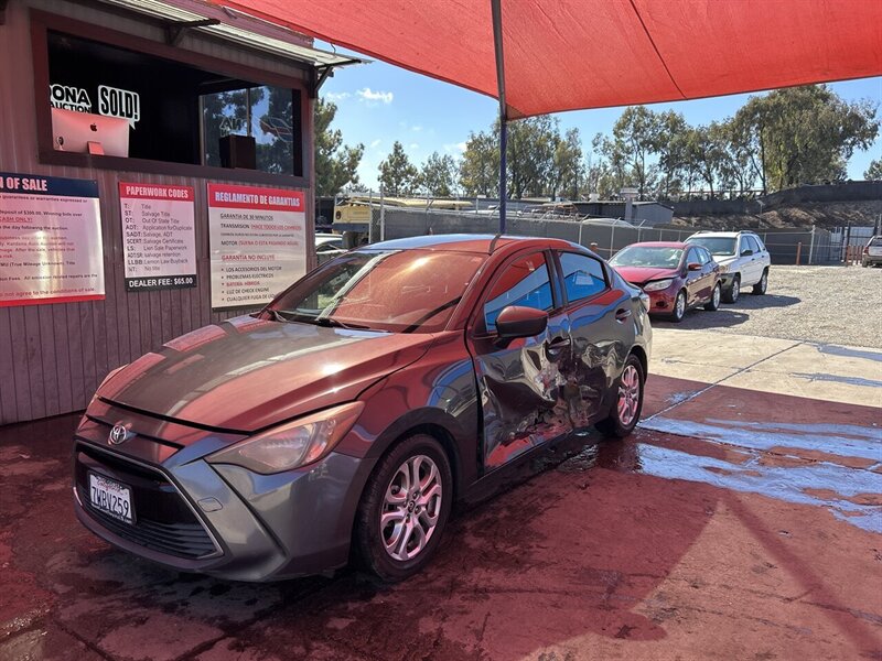 2017 Toyota Yaris iA  