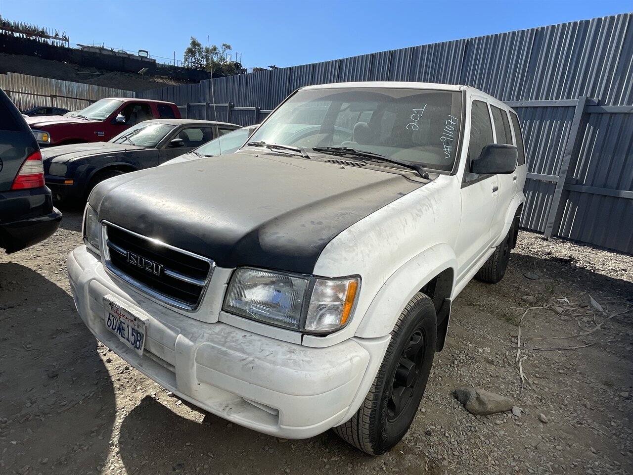 1998 Isuzu Trooper Luxury - Photo 1 - Chula Vista, CA 91911