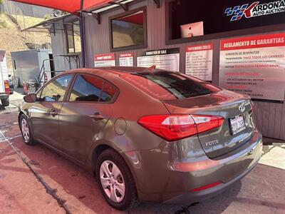 2015 Kia Forte LX   - Photo 2 - Chula Vista, CA 91911