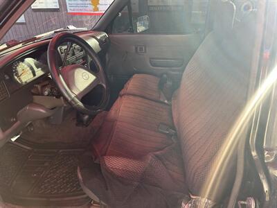 1993 Toyota Pickup Deluxe   - Photo 5 - Chula Vista, CA 91911