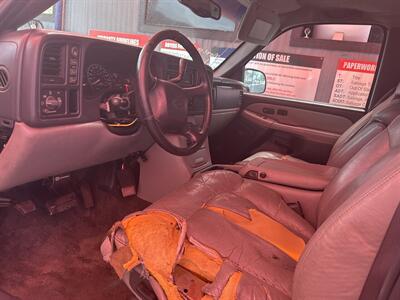 2001 Chevrolet Suburban 2500   - Photo 6 - Chula Vista, CA 91911