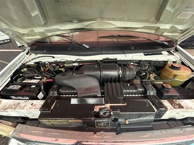 2001 Ford e-350 BUS   - Photo 9 - Chula Vista, CA 91911