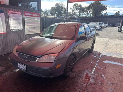 2005 Ford Focus ZX4 S   - Photo 1 - Chula Vista, CA 91911
