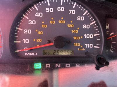 2001 Toyota 4Runner SR5   - Photo 8 - Chula Vista, CA 91911